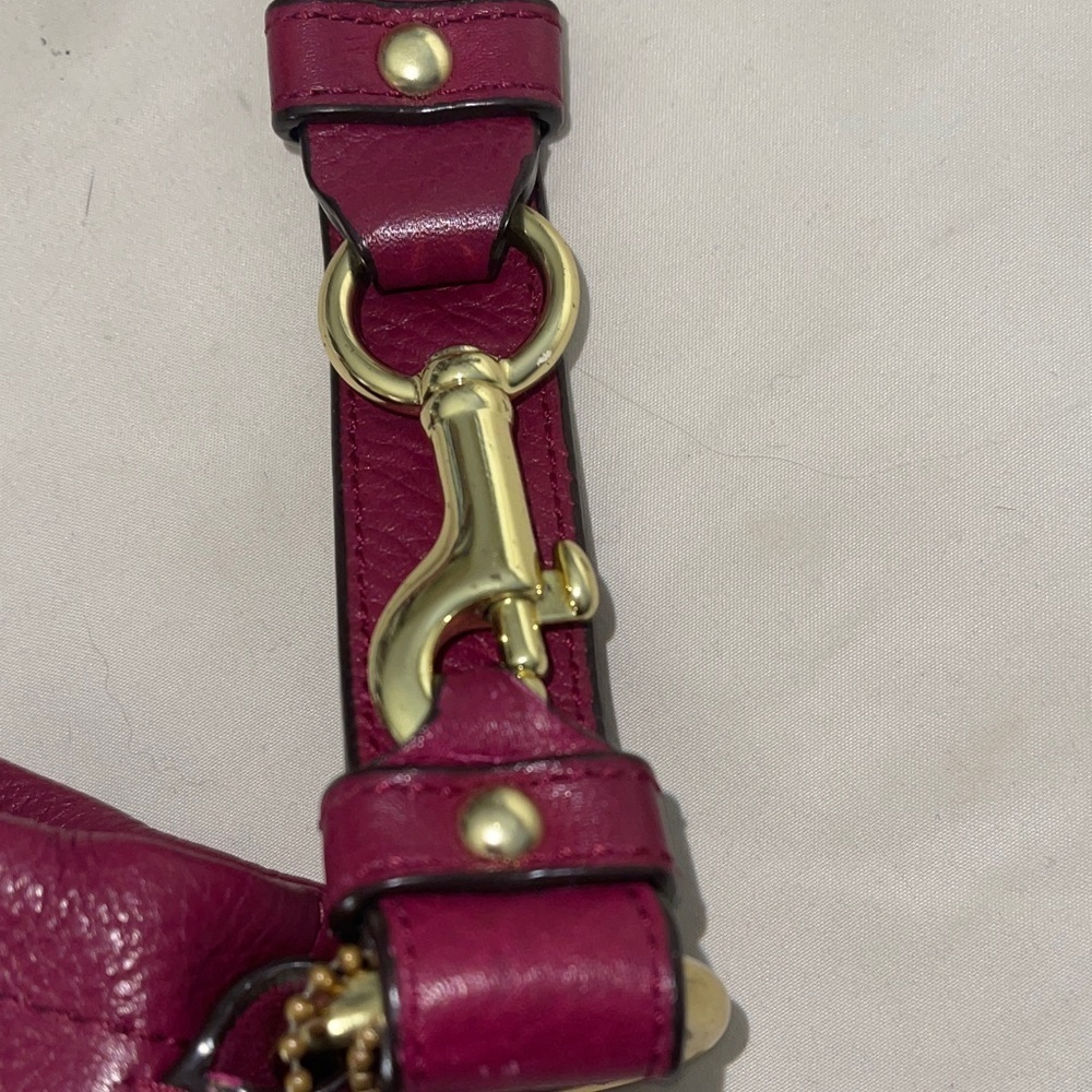Coach Burgundy Leather Shoulder Bag with Gold Chain and both Hang Tags - Picture 11 of 11